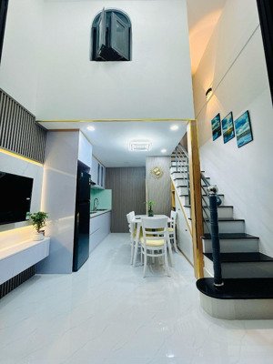 bán gấp trong tháng - bán nhà đường lê văn sỹ 17m² 3 tầng - giá bán 4.68 tỷ