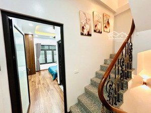 bán nhà đẹp long lanh, mới xây, full nội thất xịn đẹp phố vân đồn