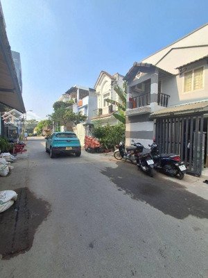 nhà 2 tầng 80 mét (5.73 x 15.5) - 2 pn, 2 wc - đường nhựa 8 mét - lê văn lương, nhà bè - 4.75 tỷ