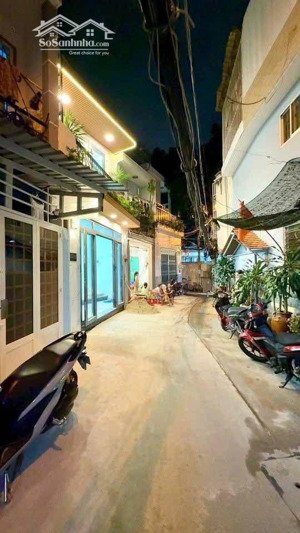 nhà 2 tầng mới 100% - 51 mét ( 4.3 x 13 ) - 3 pn, 3 wc - huỳnh tấn phát, quận 7 - 7.2 tỷ ( tl )