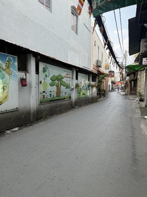 âu dương lân quận 8 - hẻm ô tô lt 4m 60m2 cn 54m2 ngang 4.2m chỉ 6t hơn xíu.