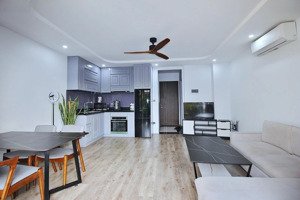 bán nhà tây hồ 69m2, 6 tầng thang máy, ô tô dừng đỗ, 8 phòng cho thuê dòng tiền tốt