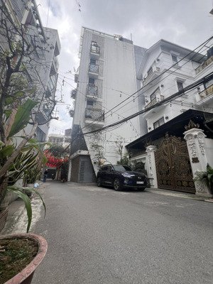 chủ gửi bán gấp nhà mặt phố bồ đề phân lô vỉa hè ô tô vào nhà thang máy kinh doanh gì cũng ra tiền