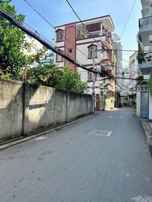 nhà xây mới 5 tầng ngay chợ bà chiểu xe hơi đỗ cửa sát mặt tiền chỉ 5,88 tỉ tl