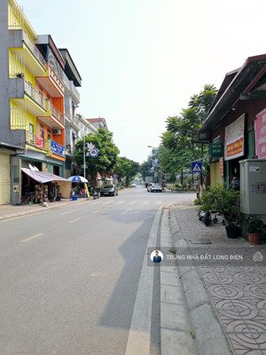 chính chủ cần bán gấp căn nhà ô tô tránh vỉa hè kinh doanh tốt 57m2 phúc lợi long biên cạnh vin