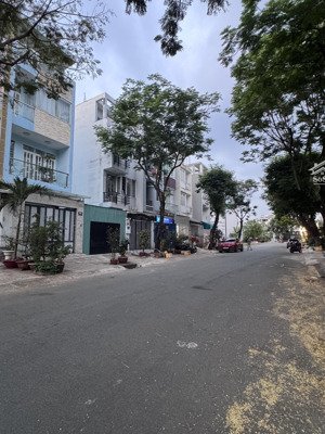 chính chủ lâu năm bán nhà 4x20 ,tân quy đông, q.7, chỉ 12.9 tỷ.