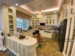 bán biệt thự siêu vip c7 ciputra, tây hồ, đẳng cấp chính khách 350m2, mt 12m, view sân tập golf