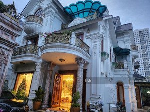 bán biệt thự phố trung kính, yên hòa, cầu giấy 300m2, mt 30m, 5t, hầm, thang máy, phong cách luxury