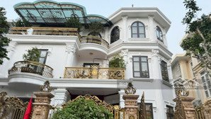 bán biệt thự đơn lập đẹp nhất khu c, 360m2, 4 tầng thang máy, bể bơi đẹp, nt phong cách louis