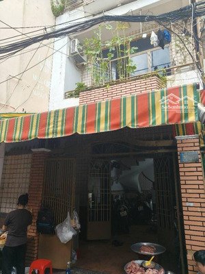 hiếm - nhà 3 lầu - trong chợ trần hữu trang - ngang - 4m - chỉ 9.5 tỷ