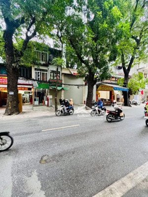 mặt phố đê la thành, đống đa. dt 92m2 9t mặt tiền 5,5m giá 77,9tỷ .lh 