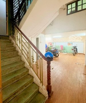 bán tòa nhà mặt tiền đường lý thường kiệt, q10, diện tích 6.1mx23m, 5 tầng, 10pn, giá chỉ 39 tỷ.