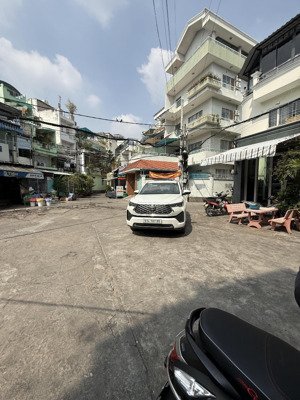 lê đại hành quận 11 - 80m2 ngang 7m - hẻm trước nhà 10m, ô tô ngủ nhà - sát quận 5 quận 10.