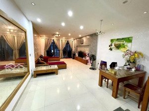 chủ đi định cư nước ngoài cần bán căn nhà 2 tầng tâm huyết, trung tâm liên chiểu