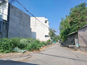 bán nhà đường 179 lô góc 2 mặt thoáng giá tốt 4.5 tỷ