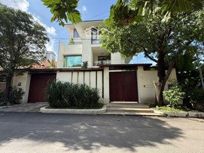 biệt thự thang máy hiện đại 350m2 chỉ 98 tỷ hầm 4 tầng hướng nam ngay nguyễn văn hưởng thảo điền q2