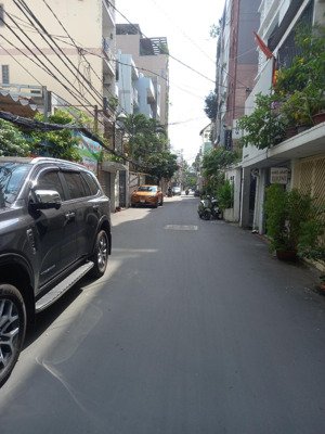 bán nhà quận 3 - hẻm xe hơi - cách đường lê văn sỹ vài bước chân - ngang hiếm 6m dài 12m