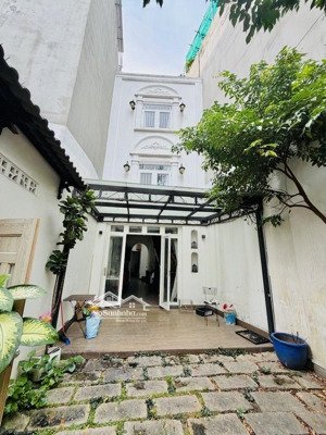 diện tích lớn - 105m2 - gần cv gia định - nguyễn thái sơn, gò vấp - mặt tiền đường số - hẻm xe hơi