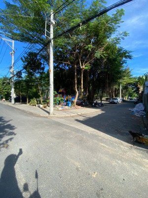 bán lô đất mặt tiền đường 102 man thiện, tnpa, quận 9, shr, phù hợp xây văn phòng, căn hộ dịch vụ