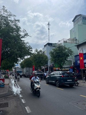 bán 2 căn nhà liền kề mặt tiền phạm thế hiển p4 quận 8. vị trí kinh doanh, gần tttm parc mall