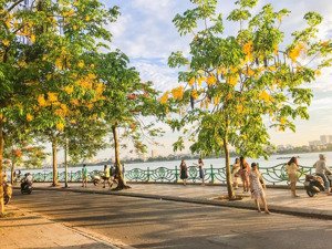 ngay hồ tây, bán chính chủ căn hộ 1 - 2pn võng thị - cách hồ tây 100m - rất thoáng, đẹp - ở ngay