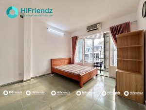 căn hộ ban công giá rẻ gần công viên làng hoa