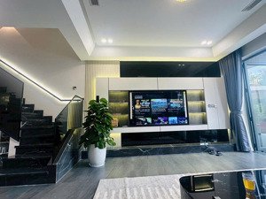 nhà nội thất đẹp đối diện hồ bơi gói 8 mỹ gia - đang có hợp đồng thuê 45tr/tháng/ lh 