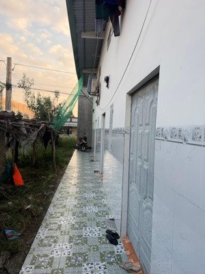 đầu tư an toàn: dãy trọ mỹ phước 3 ngay khu công nghiệp. dt 150m2 giá 1 tỷ 250, ngay ql13. shr.