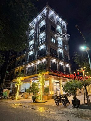 bán 130m2, mt7,2m. giá 75 tỷ. phố trần thái tông - cầu giấy. vỉa hè 7m, xây toà 10 tầng đẳng cấp