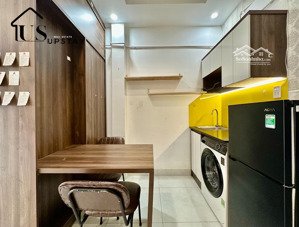 vị trí nằm ngay trung tâm q1, q3, q10 tập hợp các khu vui chơi ăn uống sầm uất, tổng diện tích 35m2