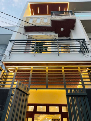 cần bán nhà 3tầng trước tết, ngay hoàng hoa thám, p5, bình thạnh giá 3,3 tỷ sổ chính chủ 42,8m2