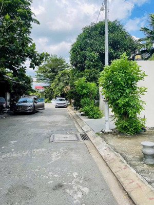 hot hot !!! hàng rẻ hơn thị trường 25% thuộc dự án hoàng anh minh tuấn, đối diện global city !!!