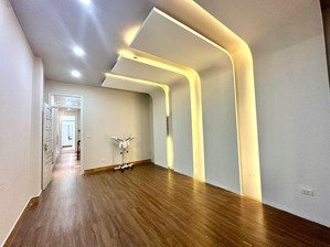 cho thuê nhà mặt phố đỗ quang, dt 70m2x4 tầng, mt 4m, giá 59tr, lh 