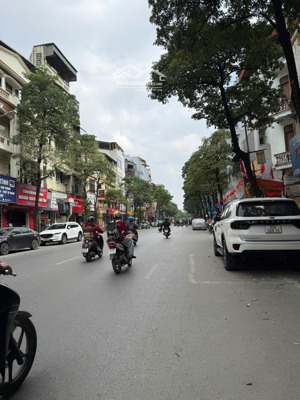 siêu phẩm phố lê thanh nghị, 40m ra phố, thoáng sáng, nhà mới, thang máy, thông sàn, 40m x 5 tầng