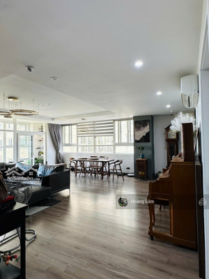 mới. chủ nhà là bạn thân tôi gửi tôi bán giùm căn hộ vinaconex1 kdt 3n 10,2 tỷ. lh: 