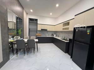 bán nhà mới xây full nội thất gần biển, sân đậu ô tô xách vali vào ở diện tích 62,3m2 đường 7 m