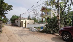 cần tiền bán nhanh lô đất 560m-tại hòa lạc-đường trước nhà xe tải tránh-gần trường chợ nhà văn hóa