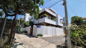 biệt thự gần biển - căn góc 3 tầng thiết kế hiện đại, mới đẹp gần bãi tắm hòn chồng chì 14,5 tỷ