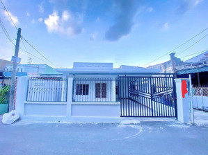 chính chủ kẹt tiền gửi bán gấp nhà cấp 4 ngay ql13 - gần cầu đúc nhỏ - shr 123m2 vị trí đầu tư