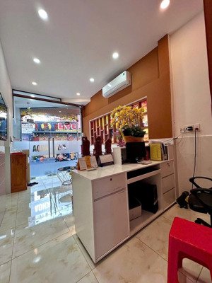 mặt tiền đường - kinh doanh siêu đỉnh - ngang khủng 8m - ngay emart 2 - 2 tầng - 80m2 - 7.95tỷ (tl)