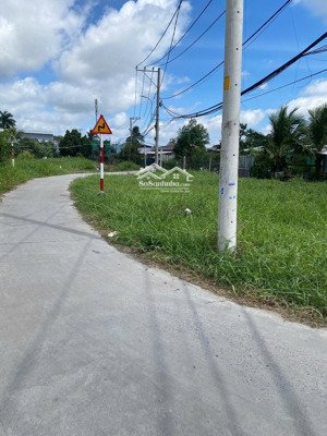 lô góc hiếm 2 mặt tiền 173m2 có 95m2 thổ cư mt đường năm nho giá ngộp 3,1 tỷ