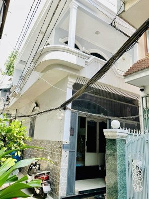 cho thuê nhà nguyên căn phan đình phùng, p.2, phú nhuận. nhà góc 2pn, gần trường sa