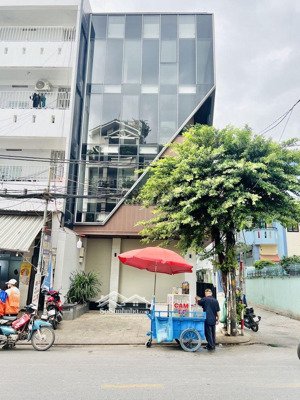 cho thuê nguyên căn hẻm 8m thông đường võ oanh(d3), phường 25. dt: 8x17m. trệt 5 tầng. thang máy