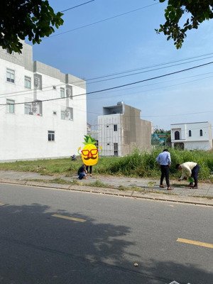 kẹt vốn, cần bán gấp lô đất thổ cư, mặt tiền hồ tri tân (giá rẻ cho khách thiện chí thương lượng)