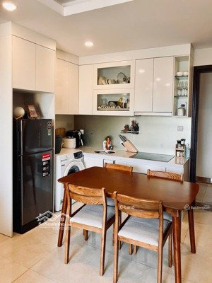 cho thuê nhanh căn hộ 1.5 ngủ toà c2 dcapitale. giá 17tr/tháng, gọi ngay: 096231313