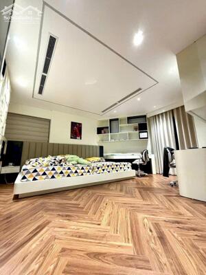 Nhà em bán lại căn hộ 170m², 4PN tòa Vườn Đào ngõ 689 Lạc Long Quân giá 17 tỷ LH 0888486262