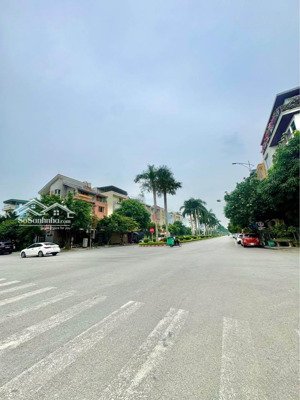 nhà phố 3 tầng kinh doanh sầm uất mặt đường lạc long quân-thanh hóa