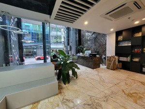 bán tòa nhà mặt phố đang có hợp đồng thuê doanh thu hơn 2,6tỷ/năm; 160m2, vuông vức, hầm 7 tầng