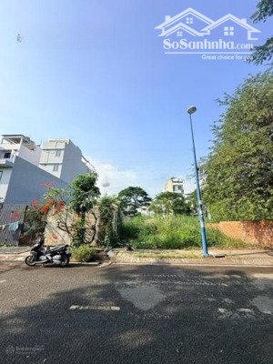 đất mặt tiền công viên hồ sinh thái trung tâm hành chính thạnh mỹ lợi, q2. dt 5x18m, xây hầm 6 tầng