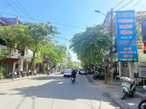 nhà 3 tầng mặt tiền trương chinh. có kiot cho thuê. vừa ở vừa kinh doanh thuận tiện